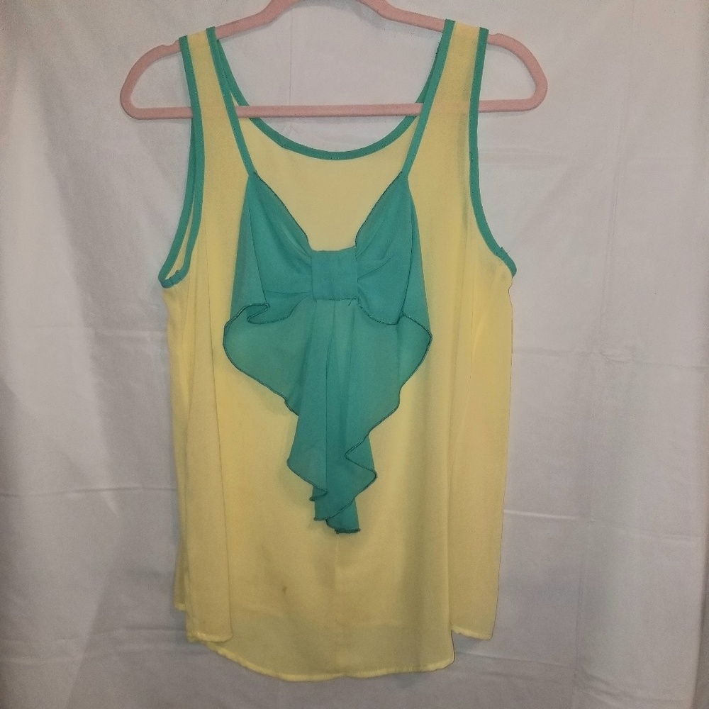 💎3/$20💎Boutique Sheer Tank with Huge Bow on back